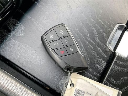 Used 2021 GMC Yukon XL Denali w/ LPO, Illumination Package AWD/4WD image 36