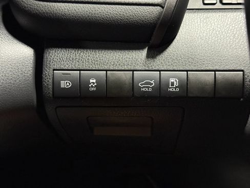 Used 2022 Toyota Camry SE FWD image 30