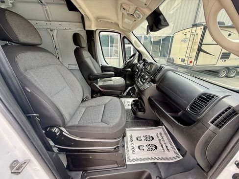 Used 2023 RAM ProMaster 2500 FWD image 9
