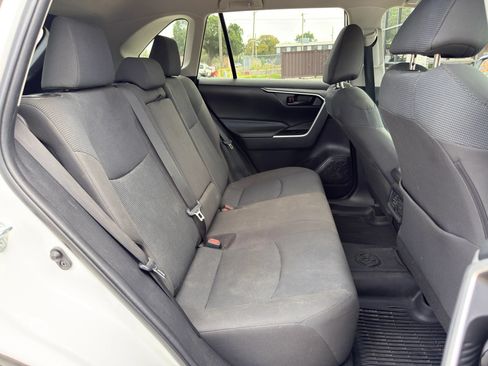 Used 2022 Toyota RAV4 LE FWD image 21
