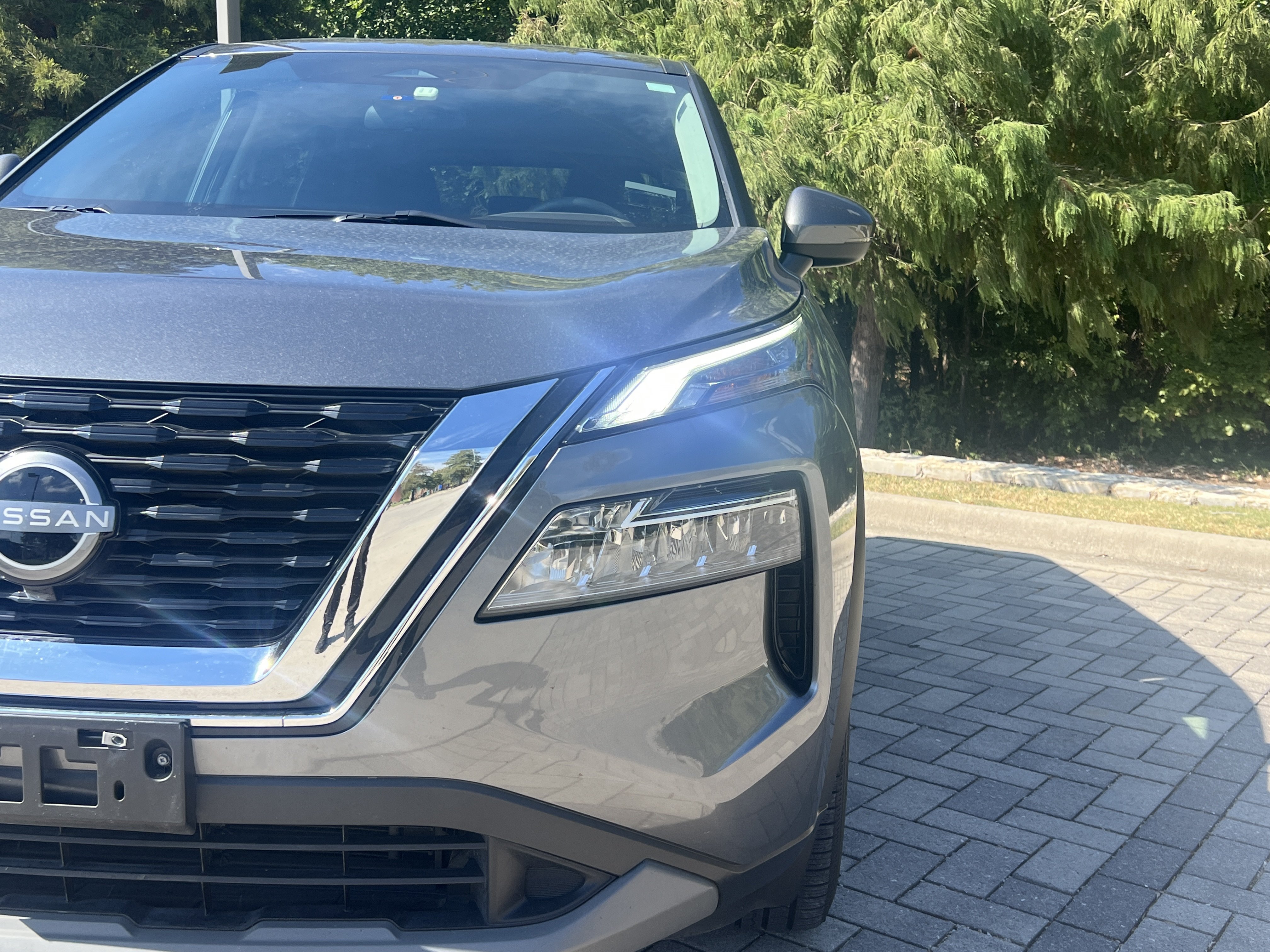Used 2023 Nissan Rogue SV FWD image 5