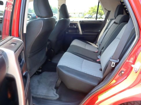 Used 2016 Toyota 4Runner SR5 AWD/4WD image 14