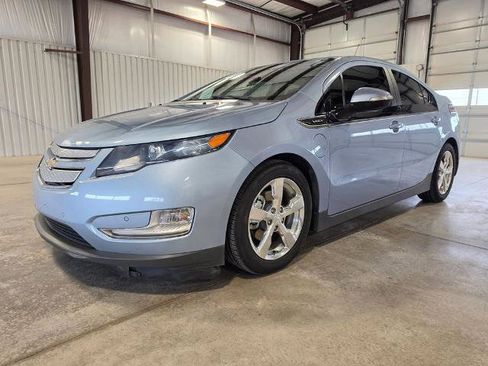 Used 2014 Chevrolet Volt Premium w/ Premium Trim Package FWD image 2