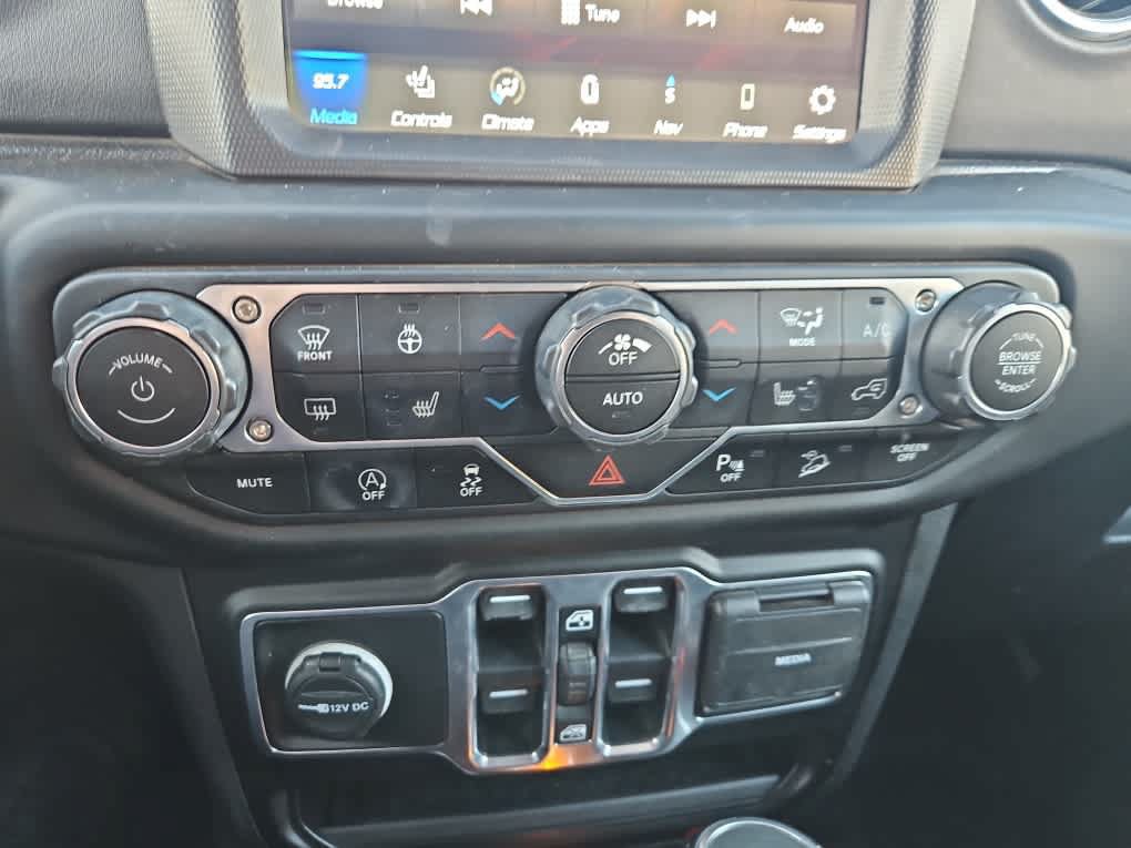 Used 2020 Jeep Wrangler Unlimited Sahara AWD/4WD image 17