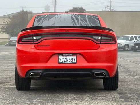Used 2022 Dodge Charger SXT w/ Blacktop Package image 5