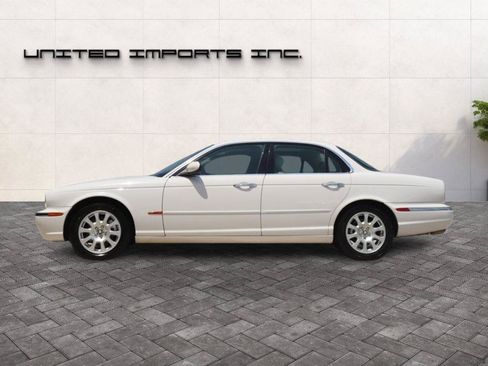 Used 2004 Jaguar XJ8 RWD image 2