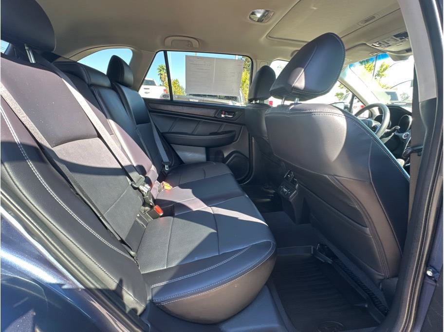 Used 2018 Subaru Outback 2.5i Limited AWD/4WD image 12