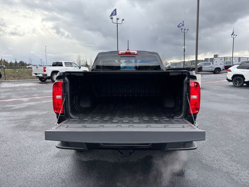 Used 2022 Chevrolet Colorado Z71 w/ Z71 Midnight Edition image 25