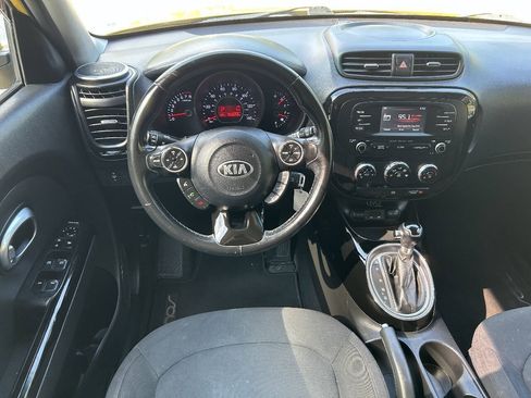 Used 2014 Kia Soul ! FWD image 13