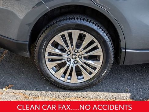 Certified 2023 Toyota Venza XLE AWD/4WD image 6