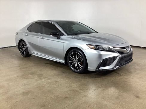 Used 2024 Toyota Camry SE FWD image 5