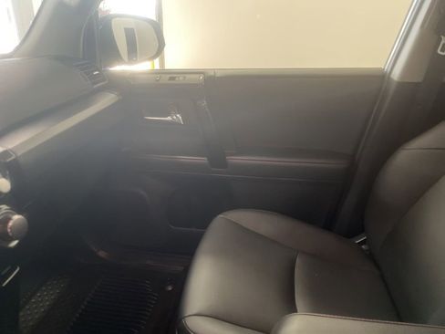Used 2022 Toyota 4Runner TRD Off-Road Premium AWD/4WD image 11