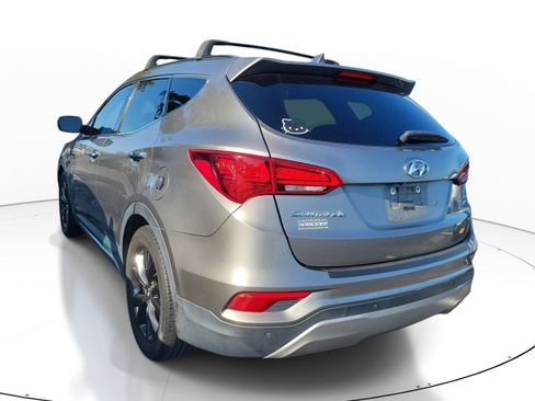 Used 2017 Hyundai Santa Fe Sport FWD image 4