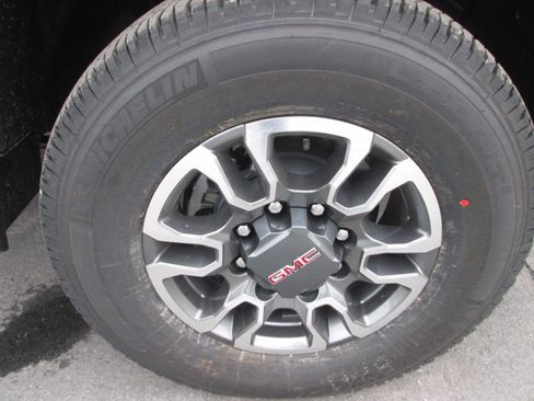 New 2026 GMC Sierra 2500 SLE w/ SLE Value Package; image 32