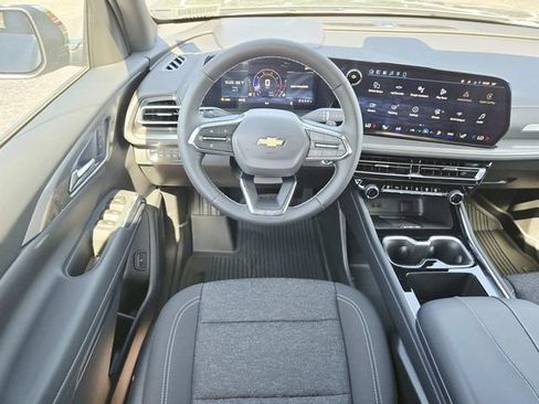 New 2026 Chevrolet Traverse LT w/ LPO, Floor Liner Package AWD/4WD image 7