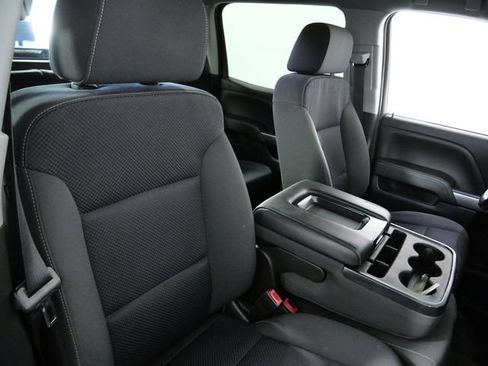 Used 2018 Chevrolet Silverado 1500 LT w/ All Star Edition RWD image 9