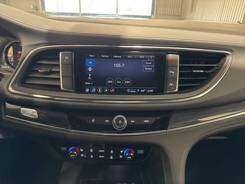 Used 2024 Buick Enclave Premium image 29
