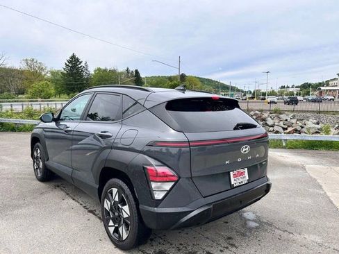 Used 2024 Hyundai Kona SEL AWD/4WD image 3
