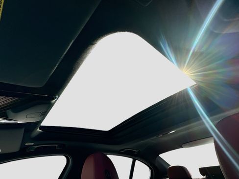 New 2026 BMW 330i Sedan w/ M Sport Package image 15