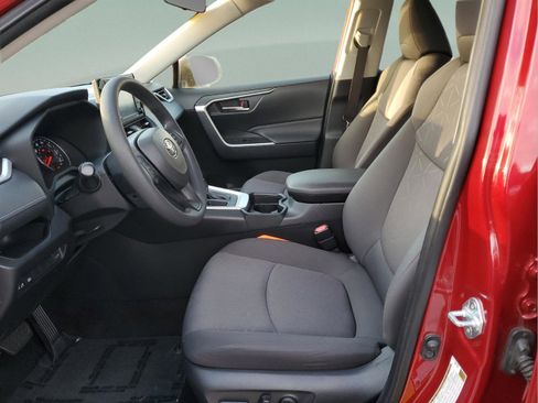 Used 2021 Toyota RAV4 XLE w/ Convenience Package image 17