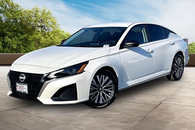 New 2026 Nissan Altima 2.5 SV FWD image 2