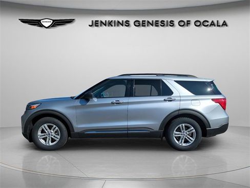 Used 2021 Ford Explorer XLT w/ Equipment Group 202A image 7