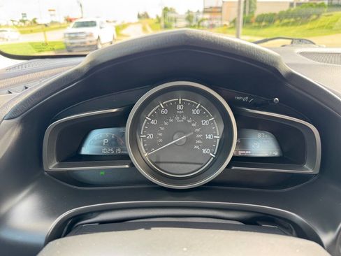 Used 2018 MAZDA MAZDA3 Touring FWD image 18