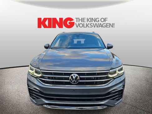 Certified 2023 Volkswagen Tiguan SEL R-Line image 9