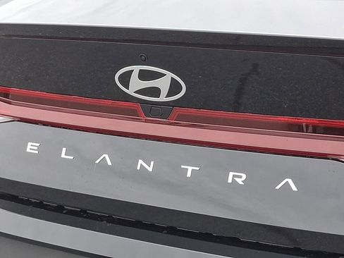 New 2026 Hyundai Elantra Sport image 18