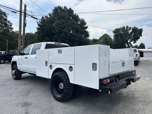 Used 2018 Chevrolet Silverado 3500 W/T w/ WT Convenience Package AWD/4WD image 9