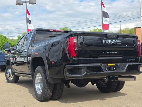 New 2026 GMC Sierra 3500 Denali Ultimate AWD/4WD image 15