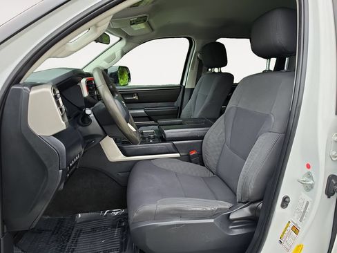 Used 2022 Toyota Tundra SR5 w/ SR5 Convenience Package AWD/4WD image 9