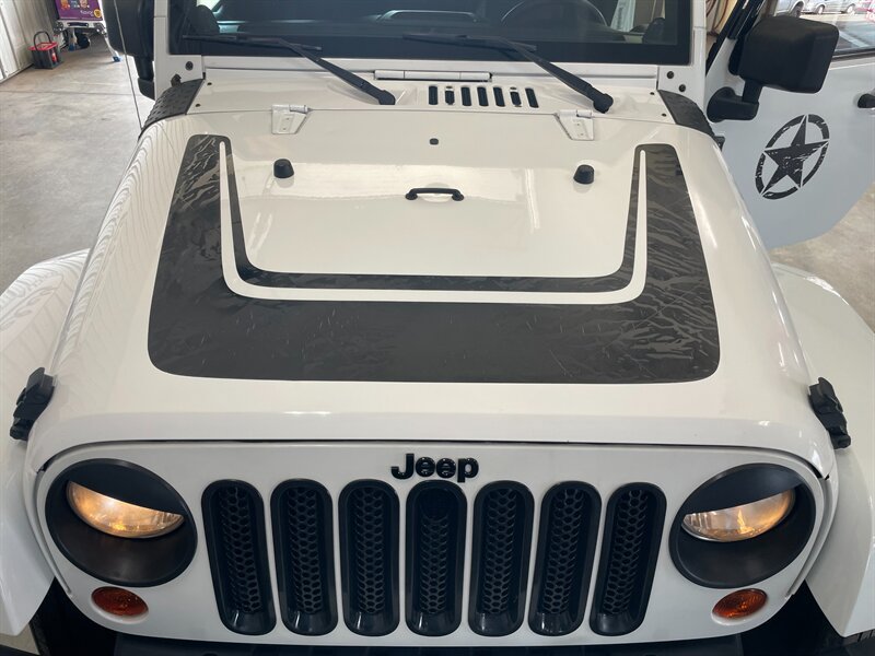 Used 2012 Jeep Wrangler Unlimited Sahara AWD/4WD image 20