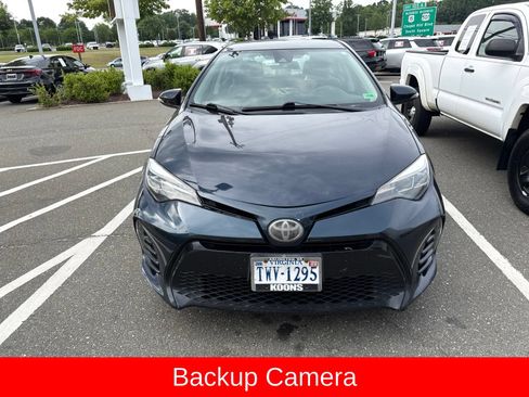 Used 2017 Toyota Corolla SE FWD image 1