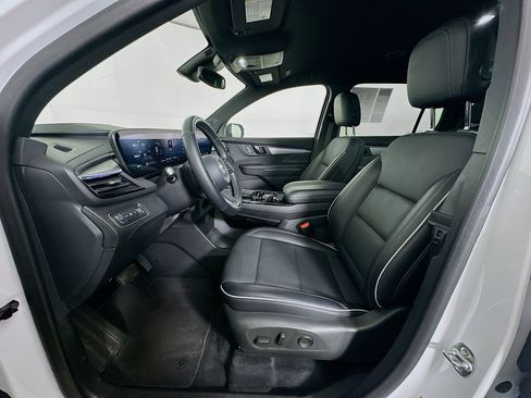 Used 2025 Buick Enclave Preferred image 13