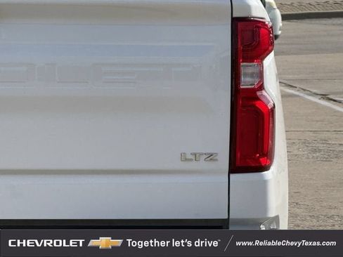 Used 2023 Chevrolet Silverado 1500 LTZ w/ LTZ Convenience Package II AWD/4WD image 7