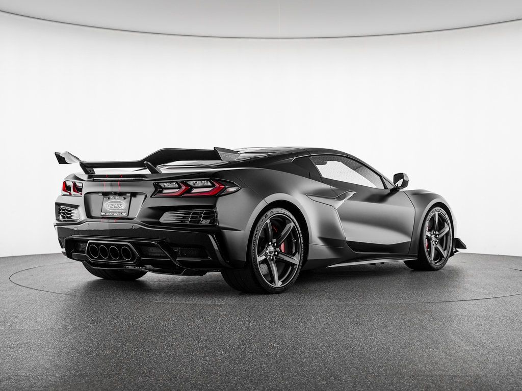Used 2024 Chevrolet Corvette Z06 w/ Z07 Performance Package RWD image 6