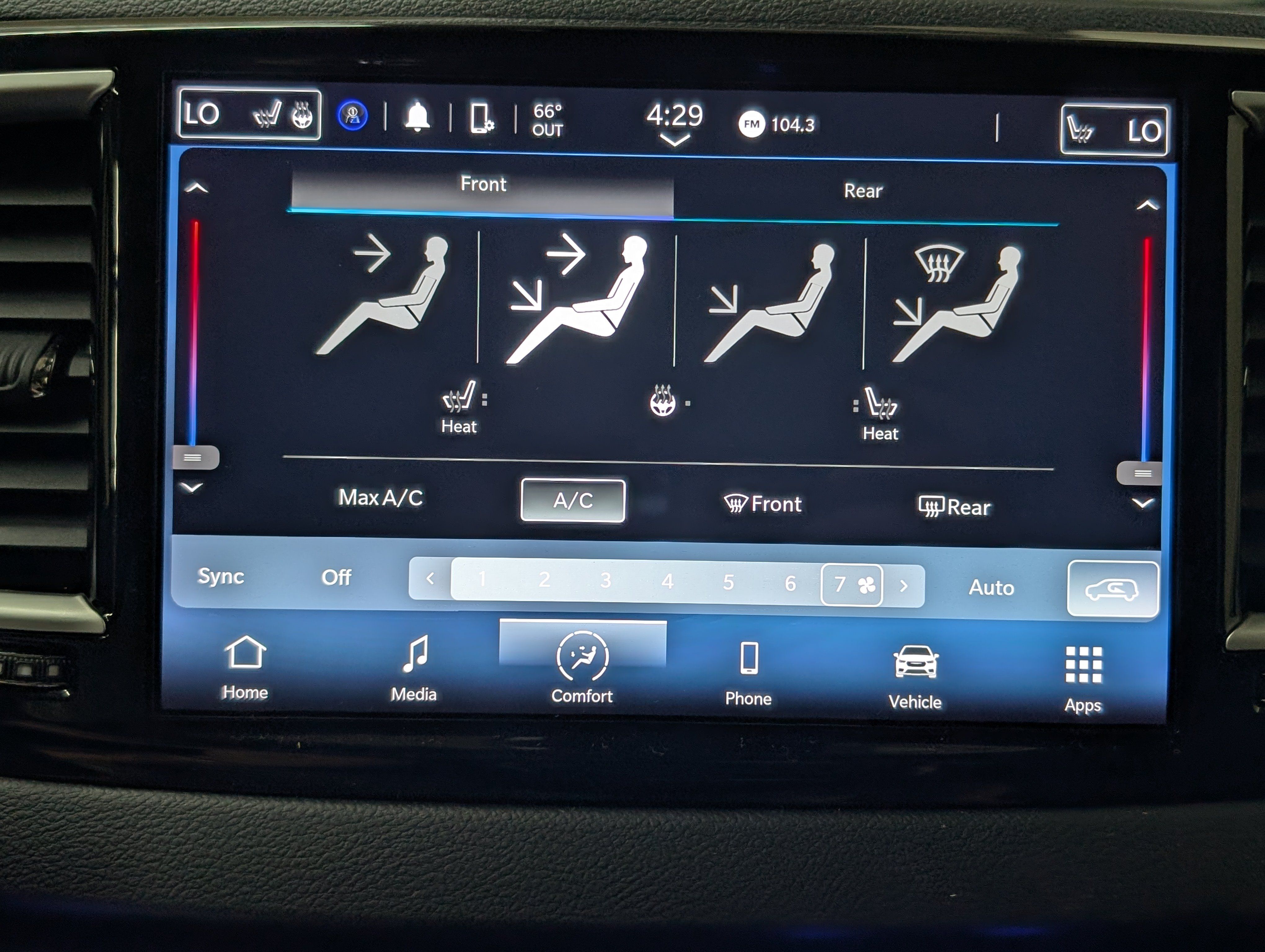 Used 2024 Chrysler Pacifica Touring-L FWD image 22