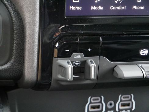 New 2026 RAM 2500 Big Horn AWD/4WD image 33