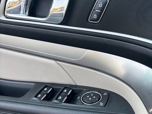 Used 2018 Ford Explorer XLT w/ Equipment Group 202A AWD/4WD image 30