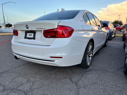 Used 2018 BMW 330e image 4