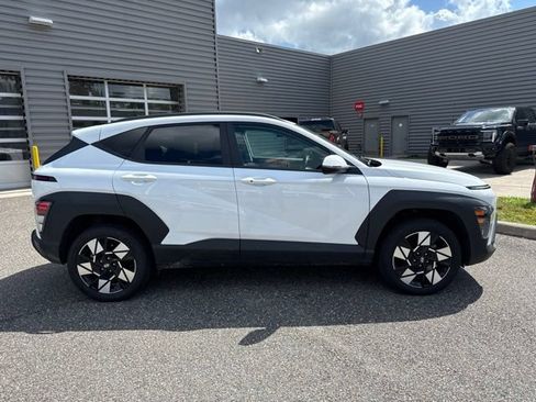 Certified 2024 Hyundai Kona SEL AWD/4WD image 4