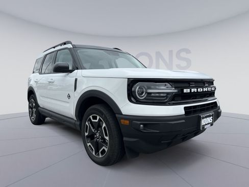 Used 2023 Ford Bronco Sport Outer Banks w/ Tech Package AWD/4WD image 10
