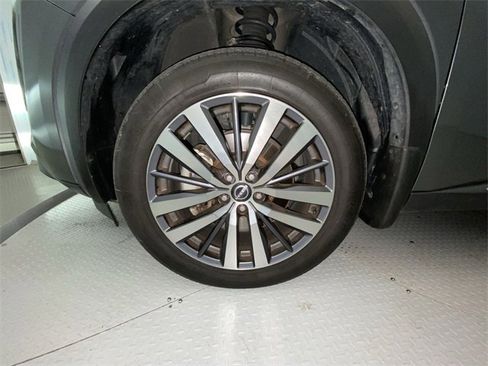 Used 2022 Nissan Pathfinder Platinum w/ Cargo Package image 10