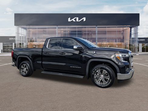 Used 2021 GMC Sierra 1500 SLE image 1