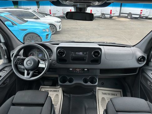 Used 2019 Mercedes-Benz Sprinter 4x4 170 image 13