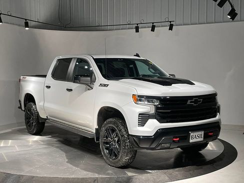 Used 2023 Chevrolet Silverado 1500 LT Trail Boss w/ LPO, Dark Essentials Package image 40