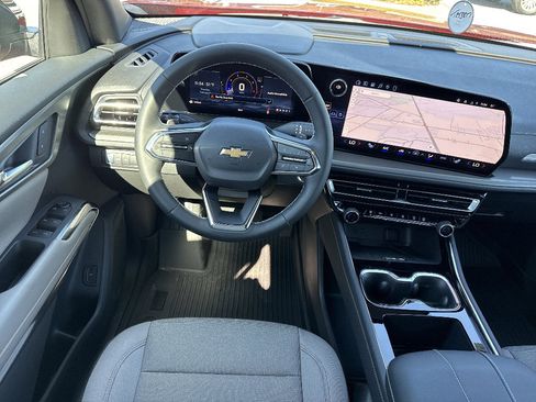 New 2026 Chevrolet Traverse LT w/ Sun and Wheel Package FWD image 17