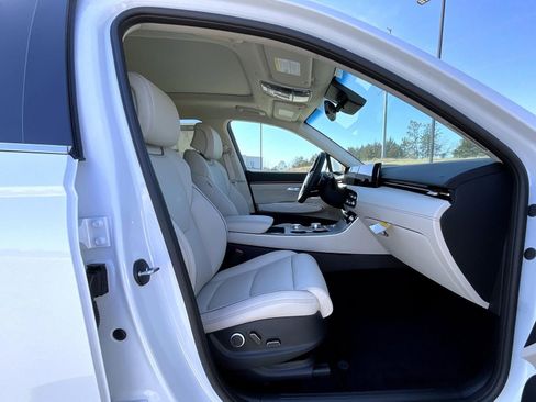 New 2026 Genesis GV70 2.5T Advanced AWD/4WD image 16