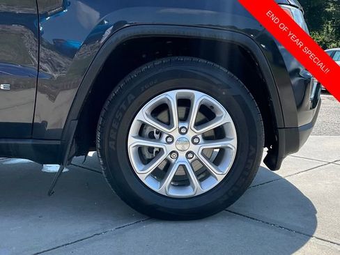 Used 2015 Jeep Grand Cherokee Laredo w/ Quick Order Package 23E image 8